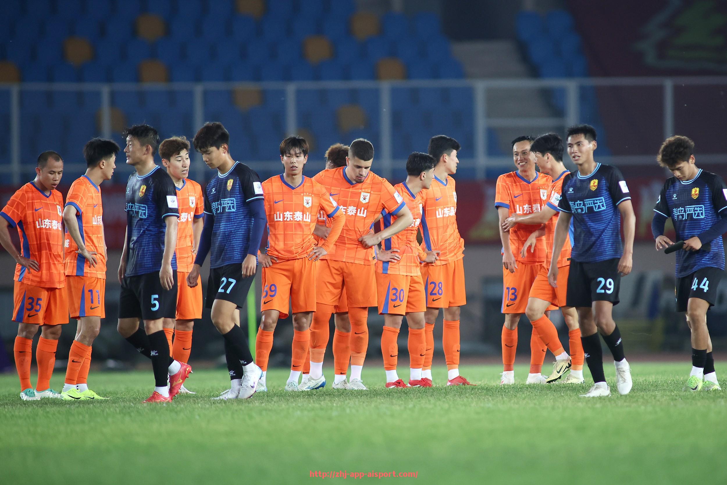 爱体育app-詹姆斯·哈登在火箭队时期的表现与高光时刻